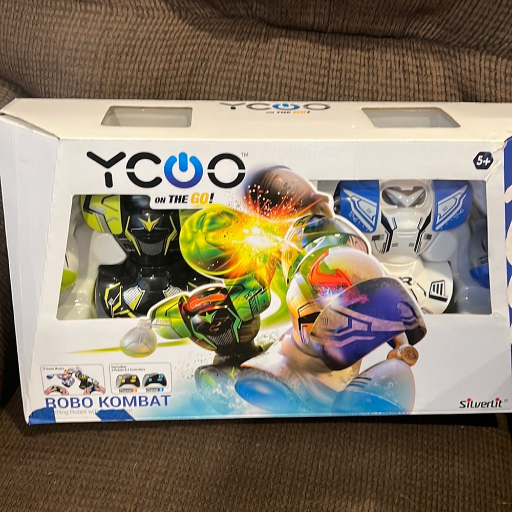 YOGO on the Go! Kombat Robo game for 5+
